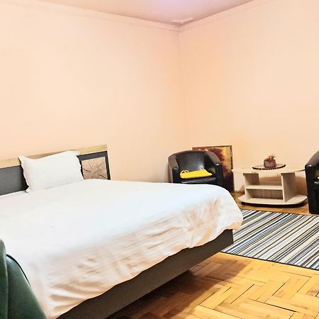 Global Downtown Apartments - Unirii Бухарест Екстер'єр фото